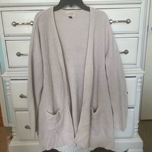 Universal Thread Women's Light Cream Cardigan